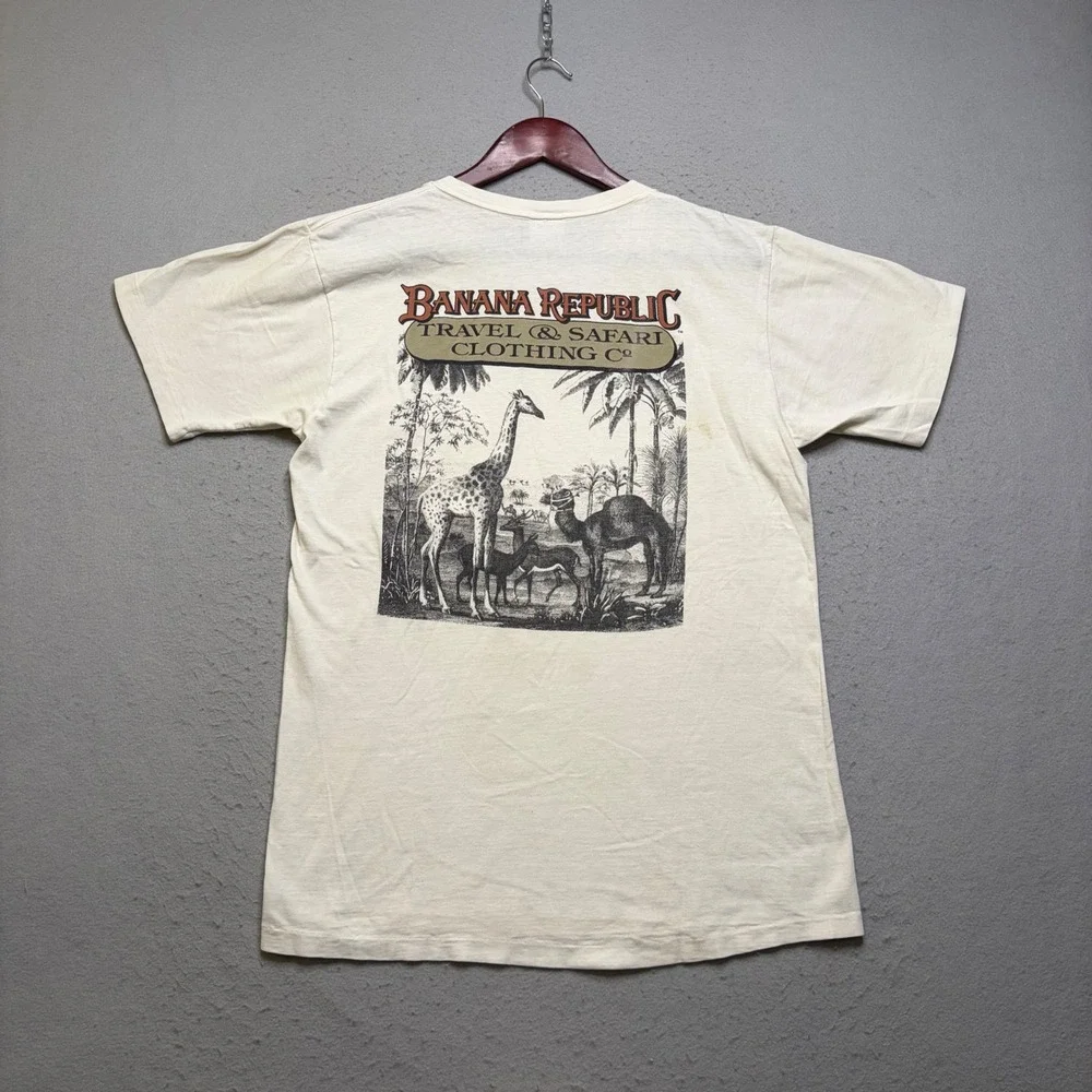 Banana Republic T-Shirt Mens M Cream Travel & Safari Pocket 80s Vintage Graphic